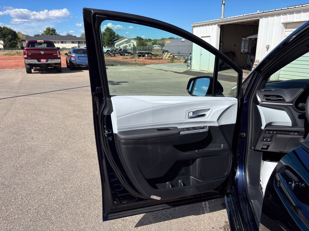 2026 Toyota Sienna XSE 7 Passenger