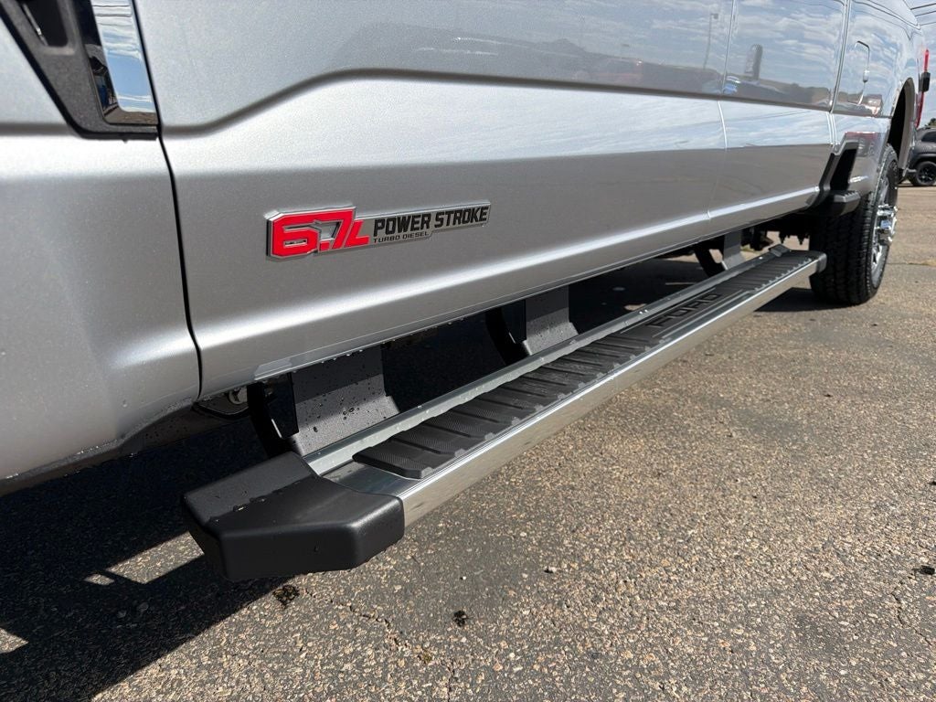 2027 Ford F-350SD Lariat