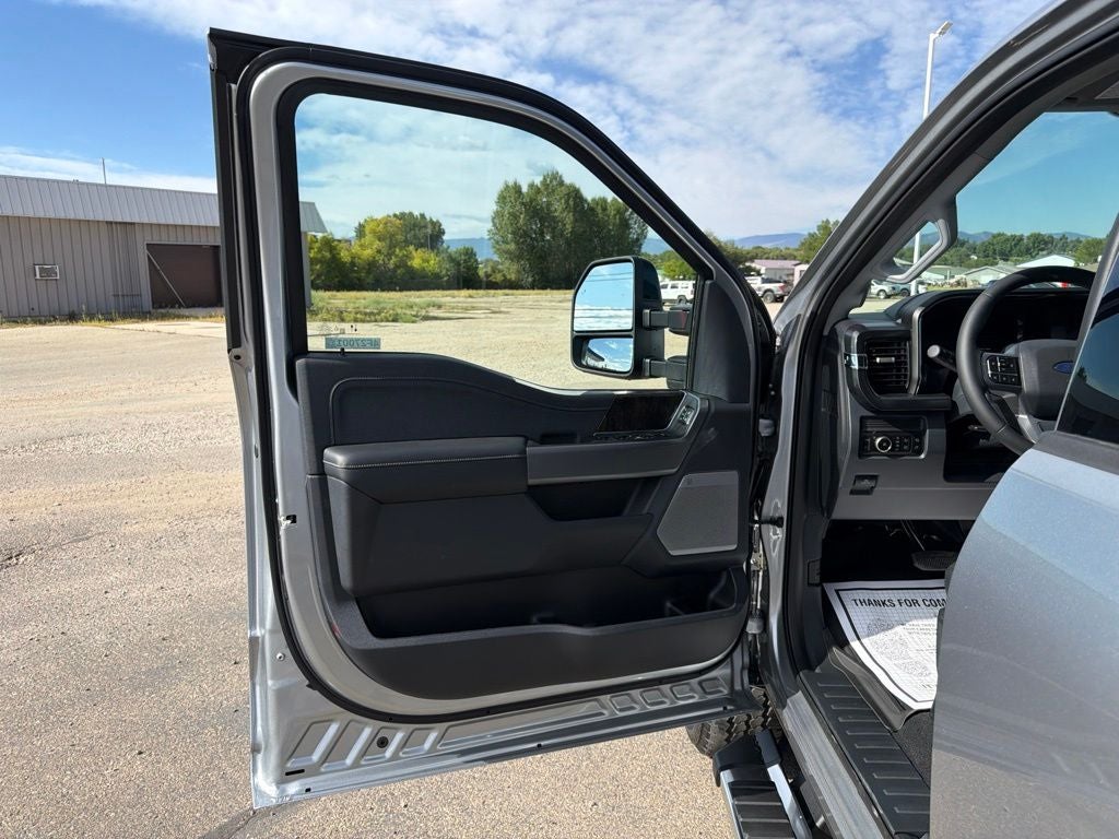 2027 Ford F-350SD Lariat