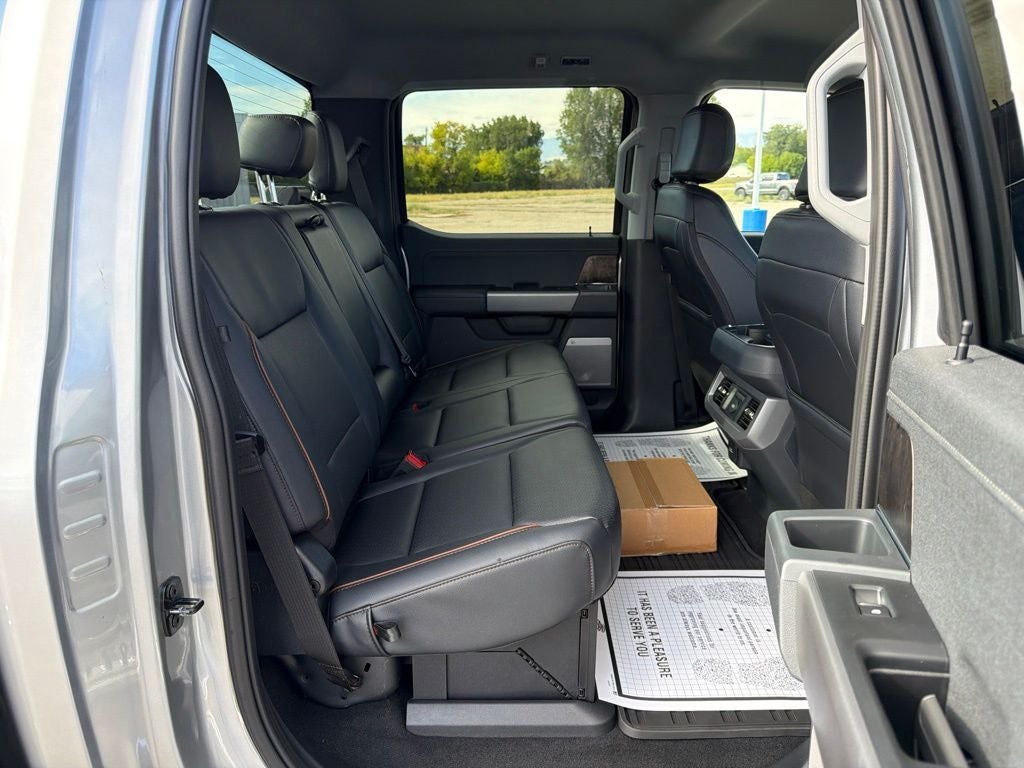 2027 Ford F-350SD Lariat