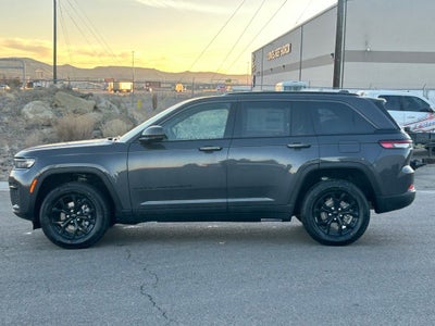 2026 Jeep Grand Cherokee Laredo Altitude