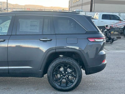 2026 Jeep Grand Cherokee Laredo Altitude