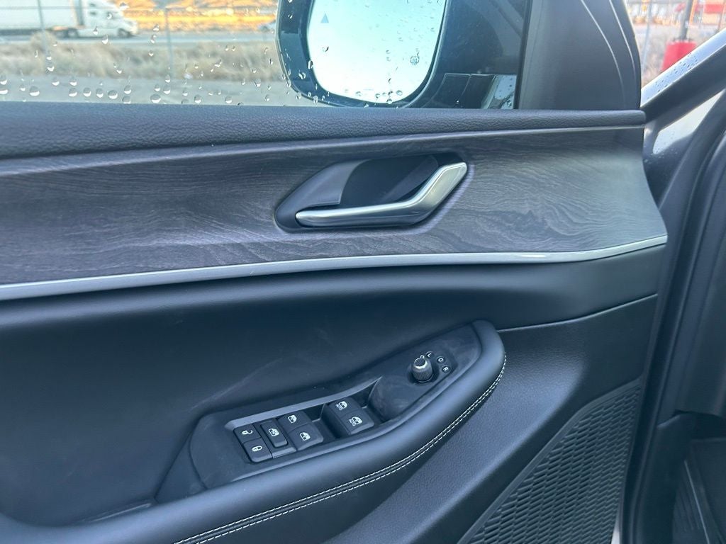 2026 Jeep Grand Cherokee Laredo Altitude