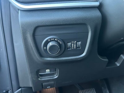 2026 Jeep Grand Cherokee Laredo Altitude