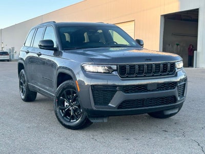 2026 Jeep Grand Cherokee Laredo Altitude