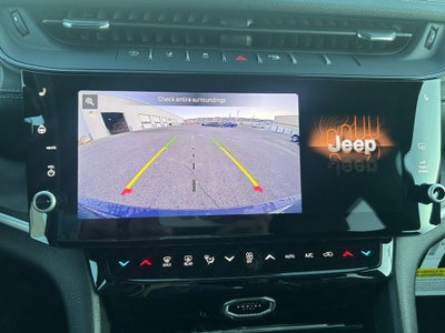 2026 Jeep Grand Cherokee Laredo Altitude