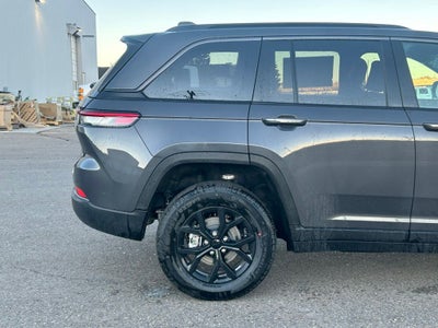 2026 Jeep Grand Cherokee Laredo Altitude