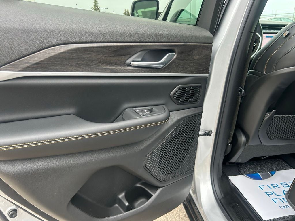 2026 Jeep Grand Cherokee Limited Reserve