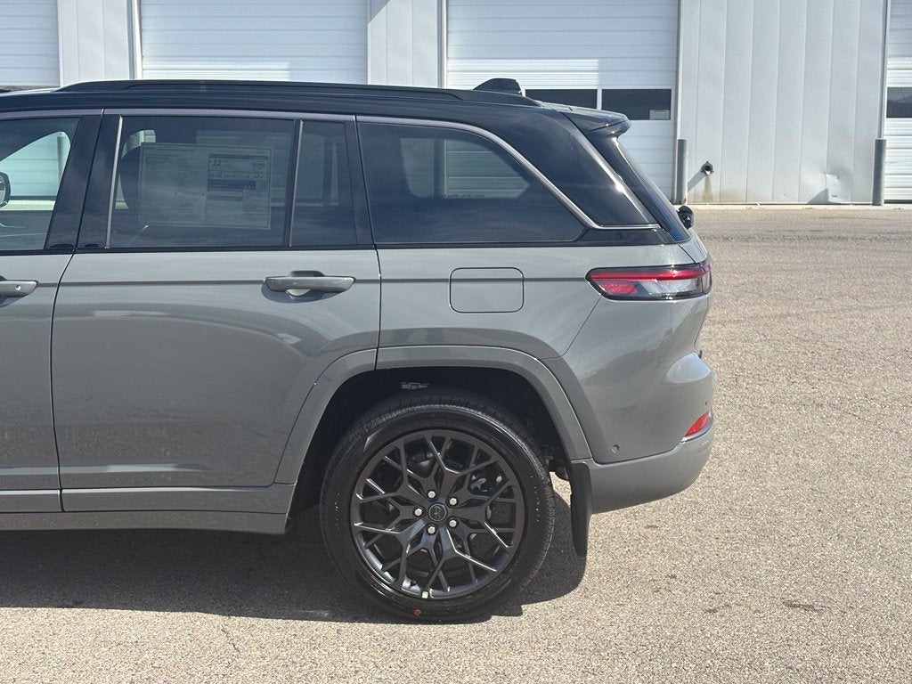 2027 Jeep Grand Cherokee Summit