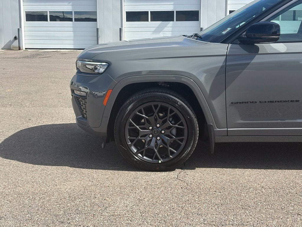 2027 Jeep Grand Cherokee Summit