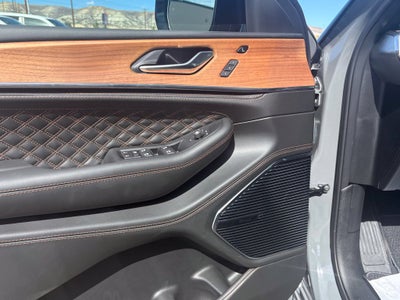 2027 Jeep Grand Cherokee Summit