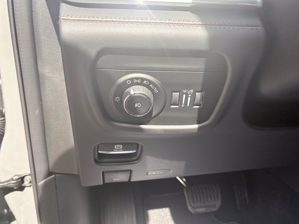 2027 Jeep Grand Cherokee Summit