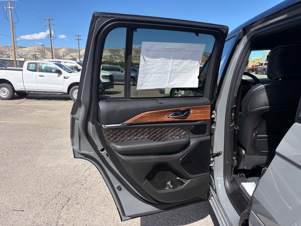 2027 Jeep Grand Cherokee Summit