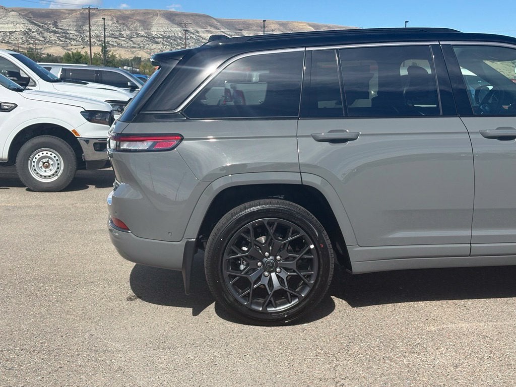 2027 Jeep Grand Cherokee Summit