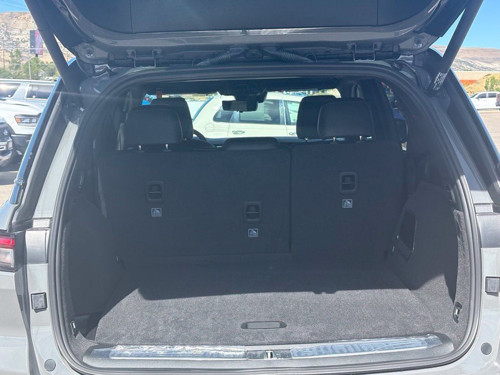 2027 Jeep Grand Cherokee Summit