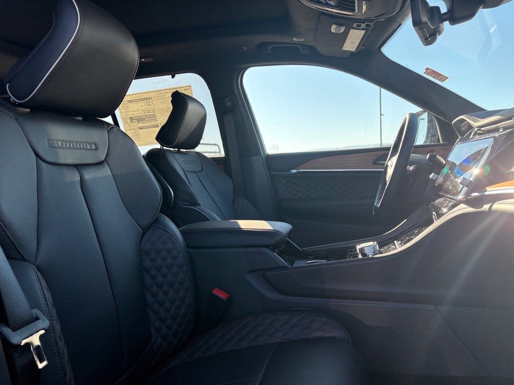 2027 Jeep Grand Cherokee Summit