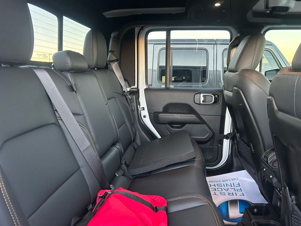 2025 Jeep Gladiator High Tide
