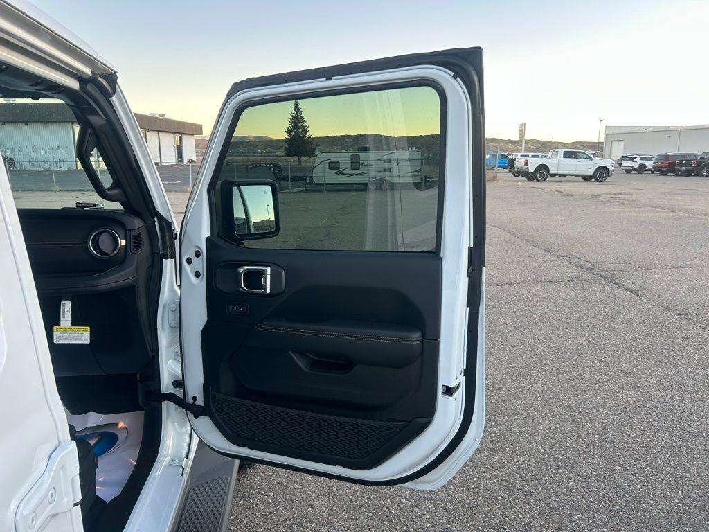 2025 Jeep Gladiator High Tide