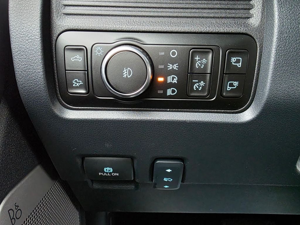 2026 Ford F-350SD Lariat Black Appearance Pkg