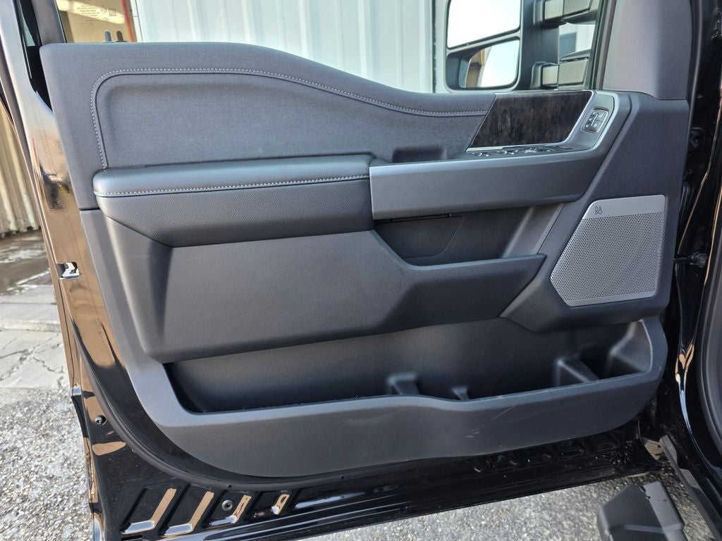 2026 Ford F-350SD Lariat Black Appearance Pkg