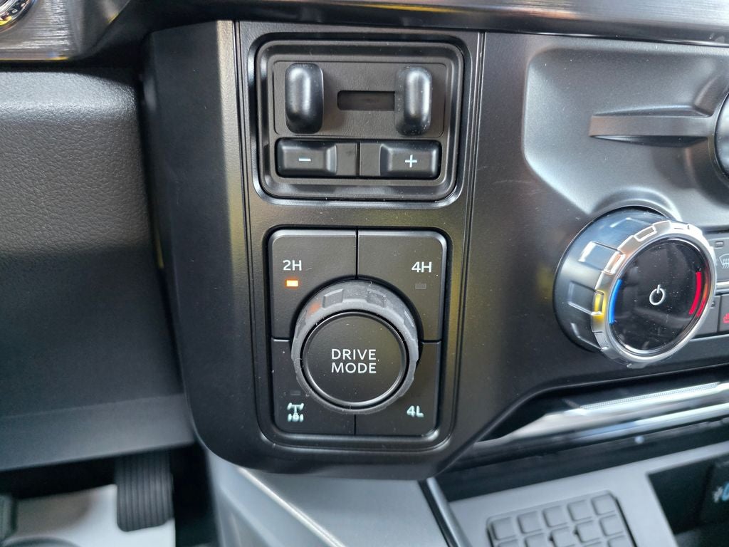 2026 Ford F-350SD Lariat Black Appearance Pkg