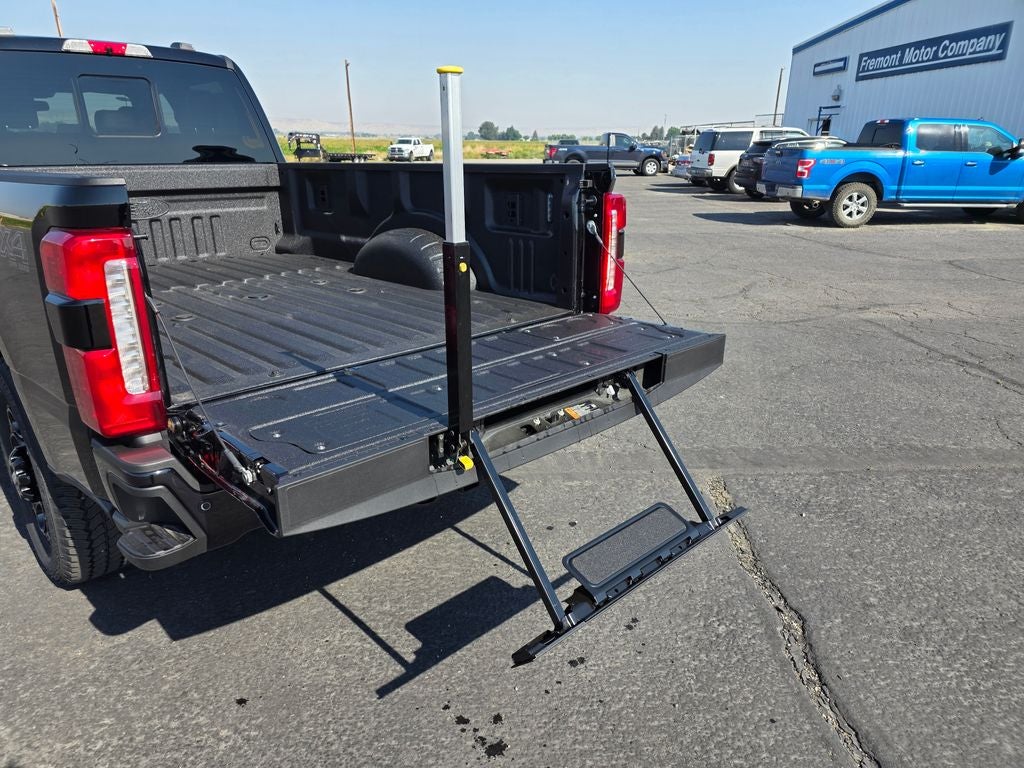 2026 Ford F-350SD Lariat Black Appearance Pkg