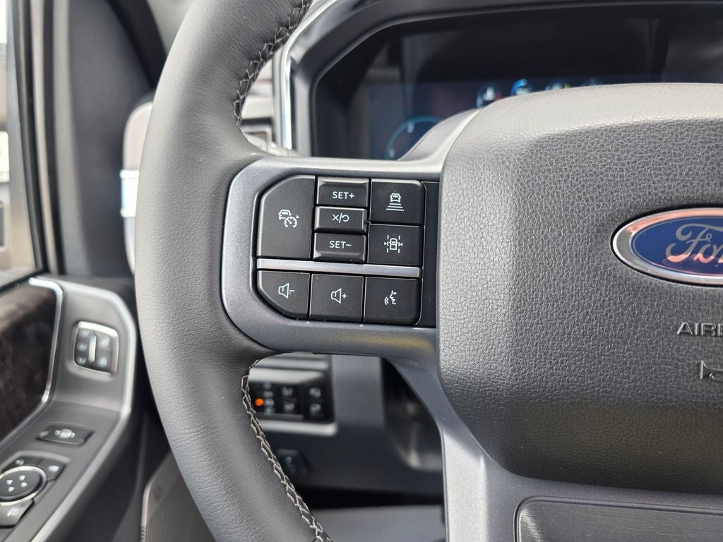 2026 Ford F-350SD Lariat DRW