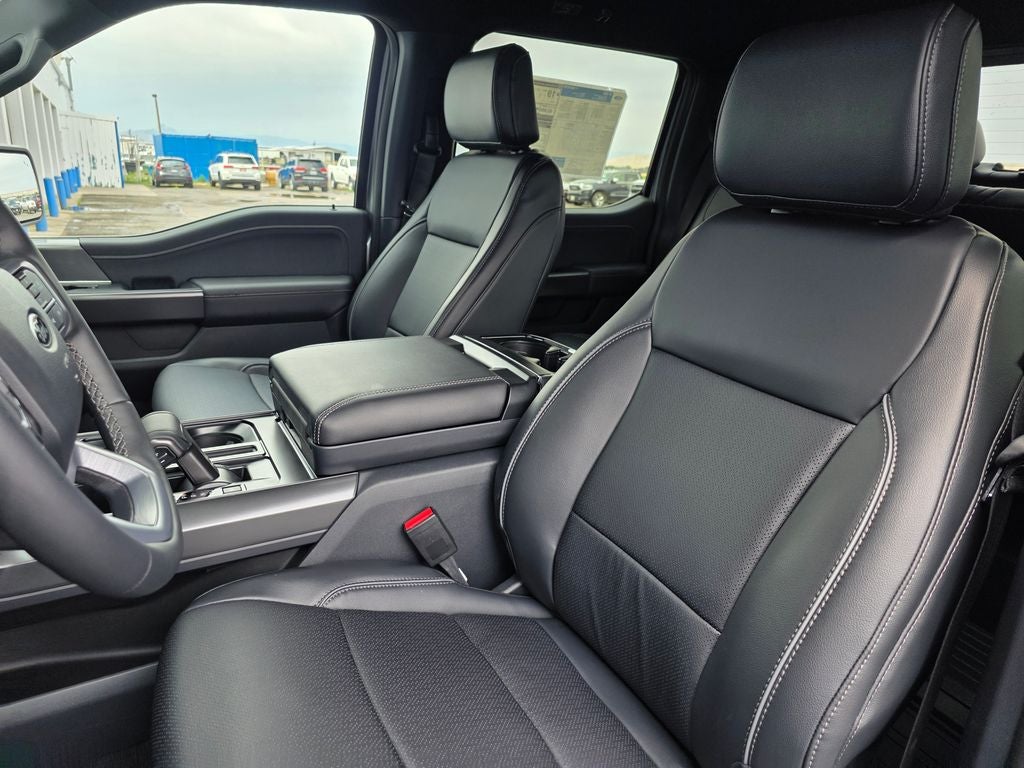 2026 Ford F-150 Lariat Black Appearance Pkg