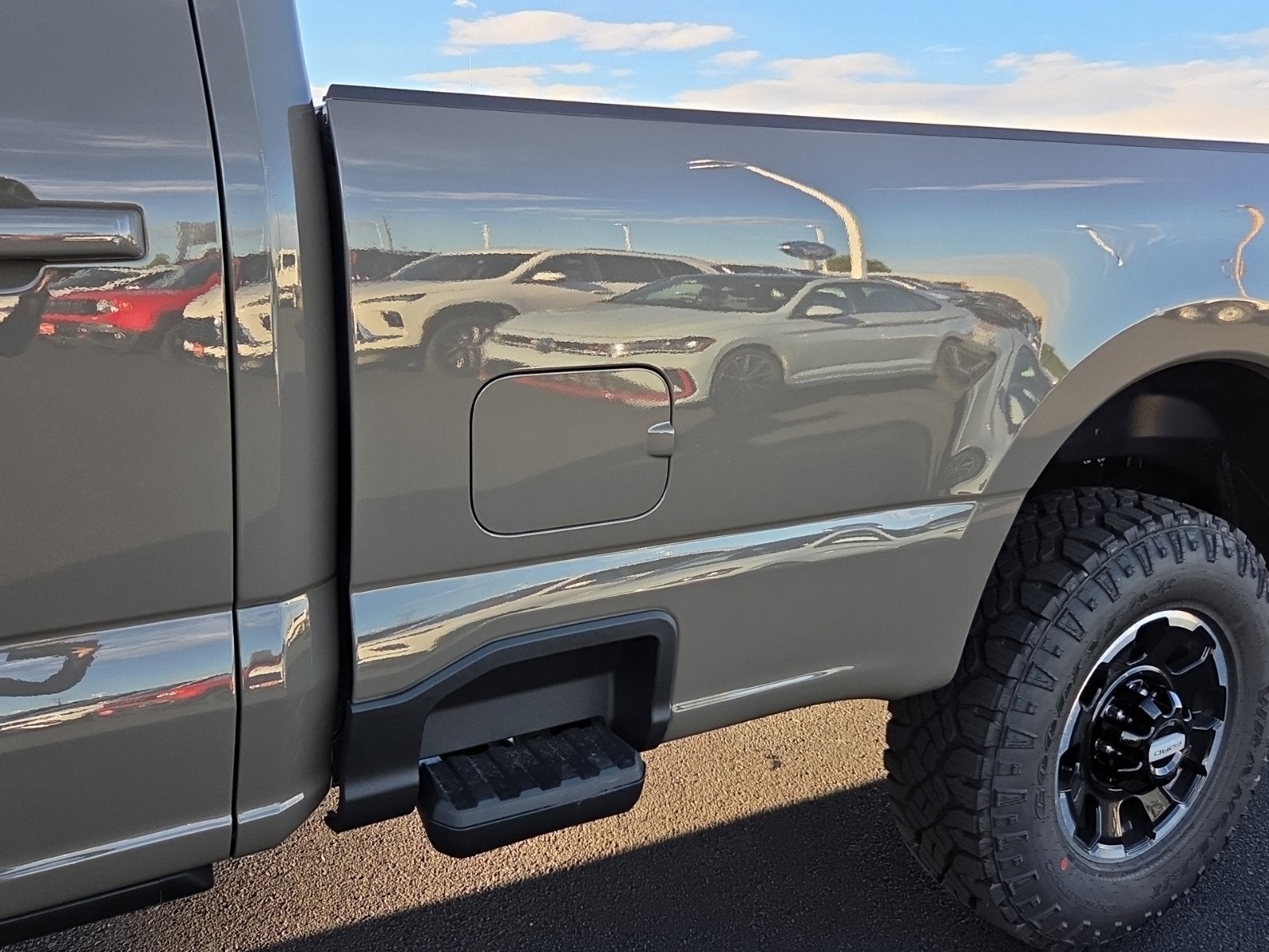 2027 Ford F-350SD F-350® Lariat®