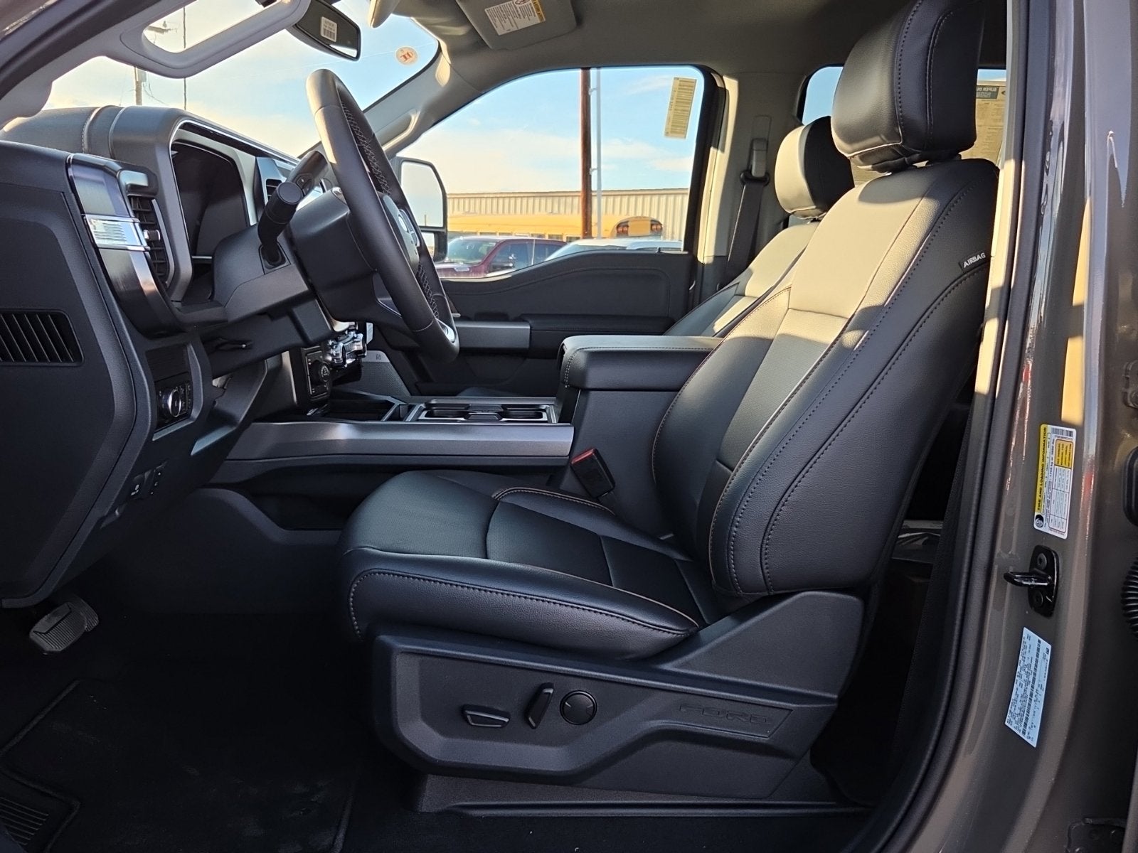 2027 Ford F-350SD F-350® Lariat®