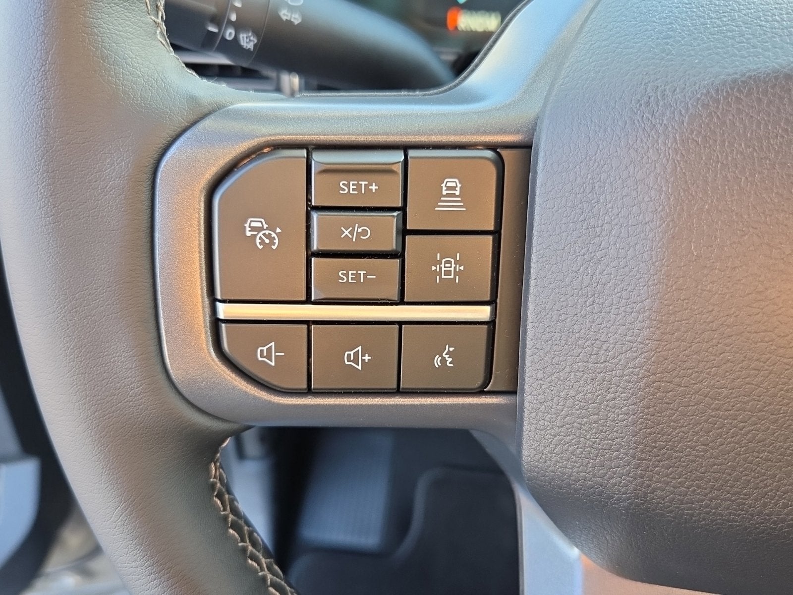 2027 Ford F-350SD F-350® Lariat®