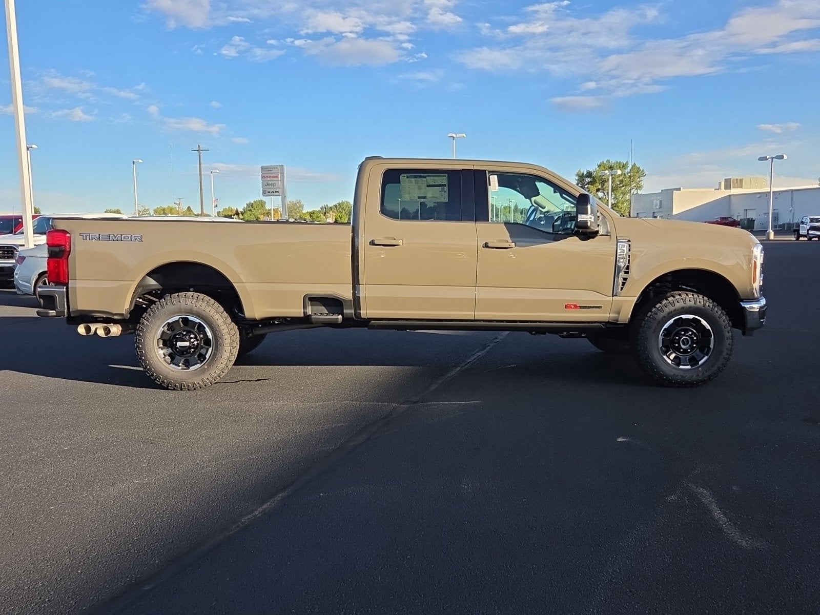 2027 Ford F-350SD F-350® Lariat®