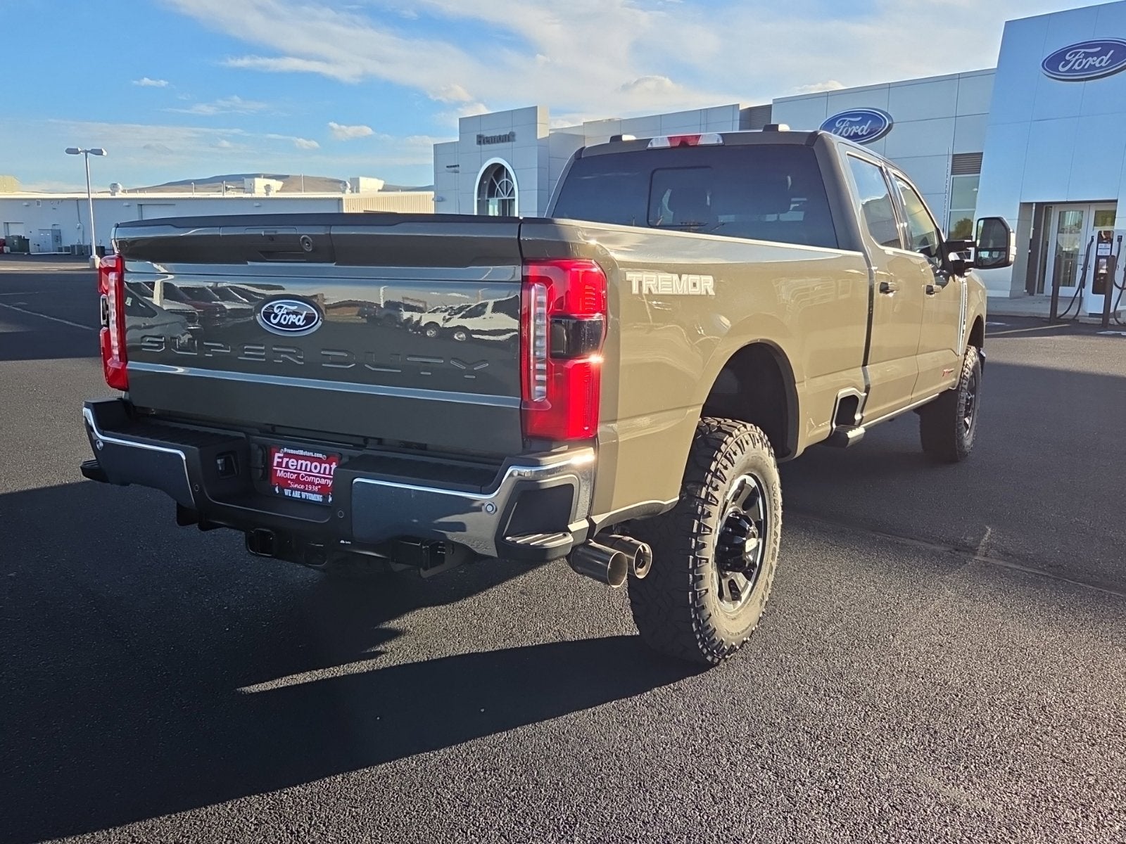 2027 Ford F-350SD F-350® Lariat®