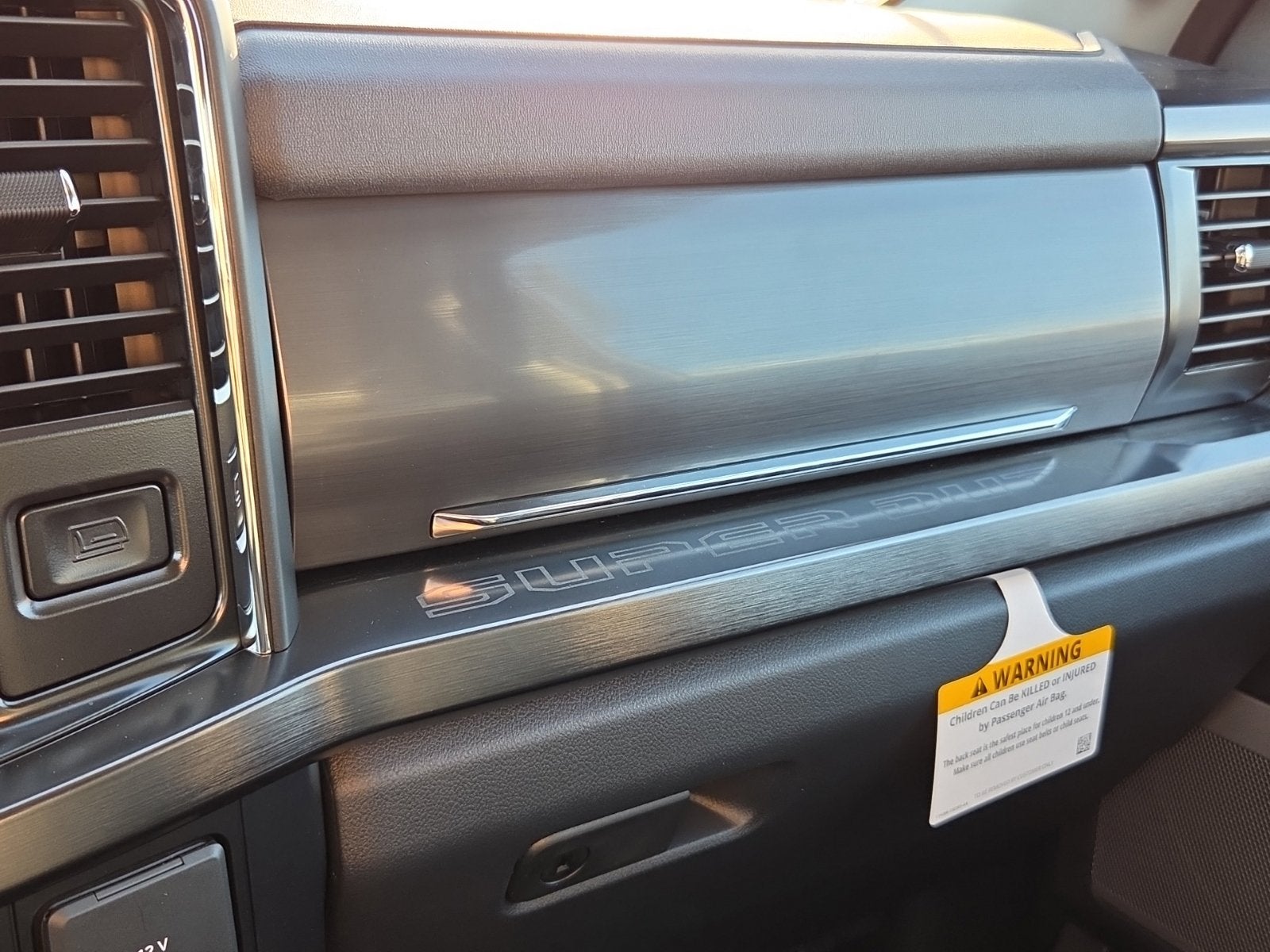 2027 Ford F-350SD F-350® Lariat®