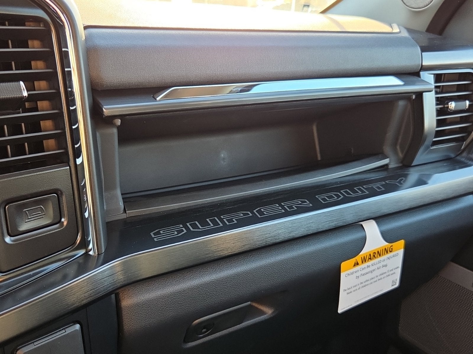 2027 Ford F-350SD F-350® Lariat®