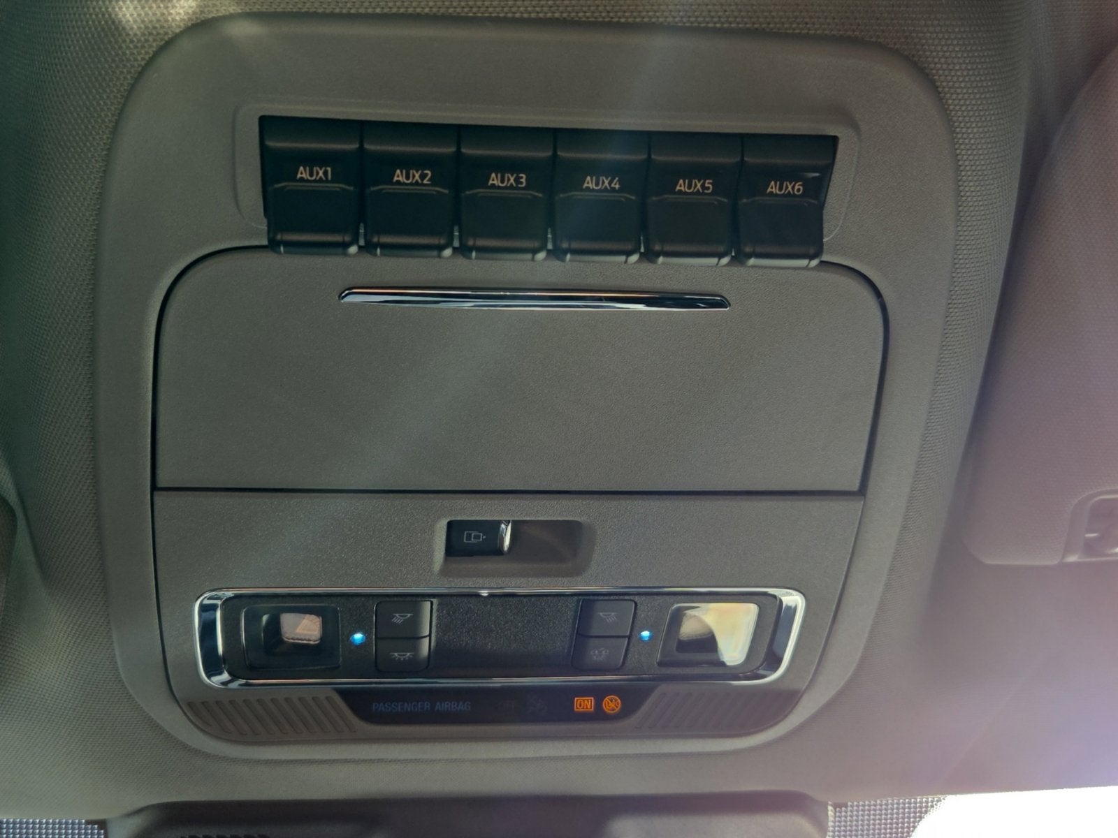 2027 Ford F-350SD F-350® Lariat®