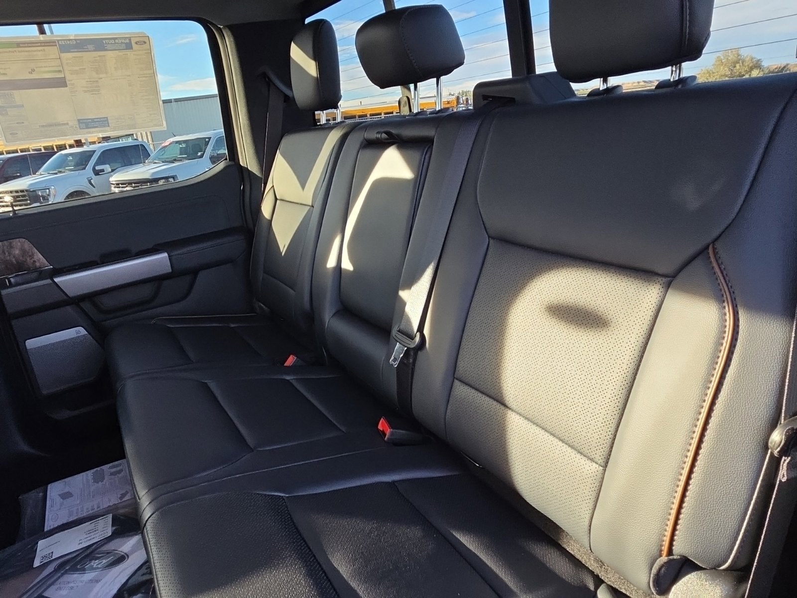 2027 Ford F-350SD F-350® Lariat®
