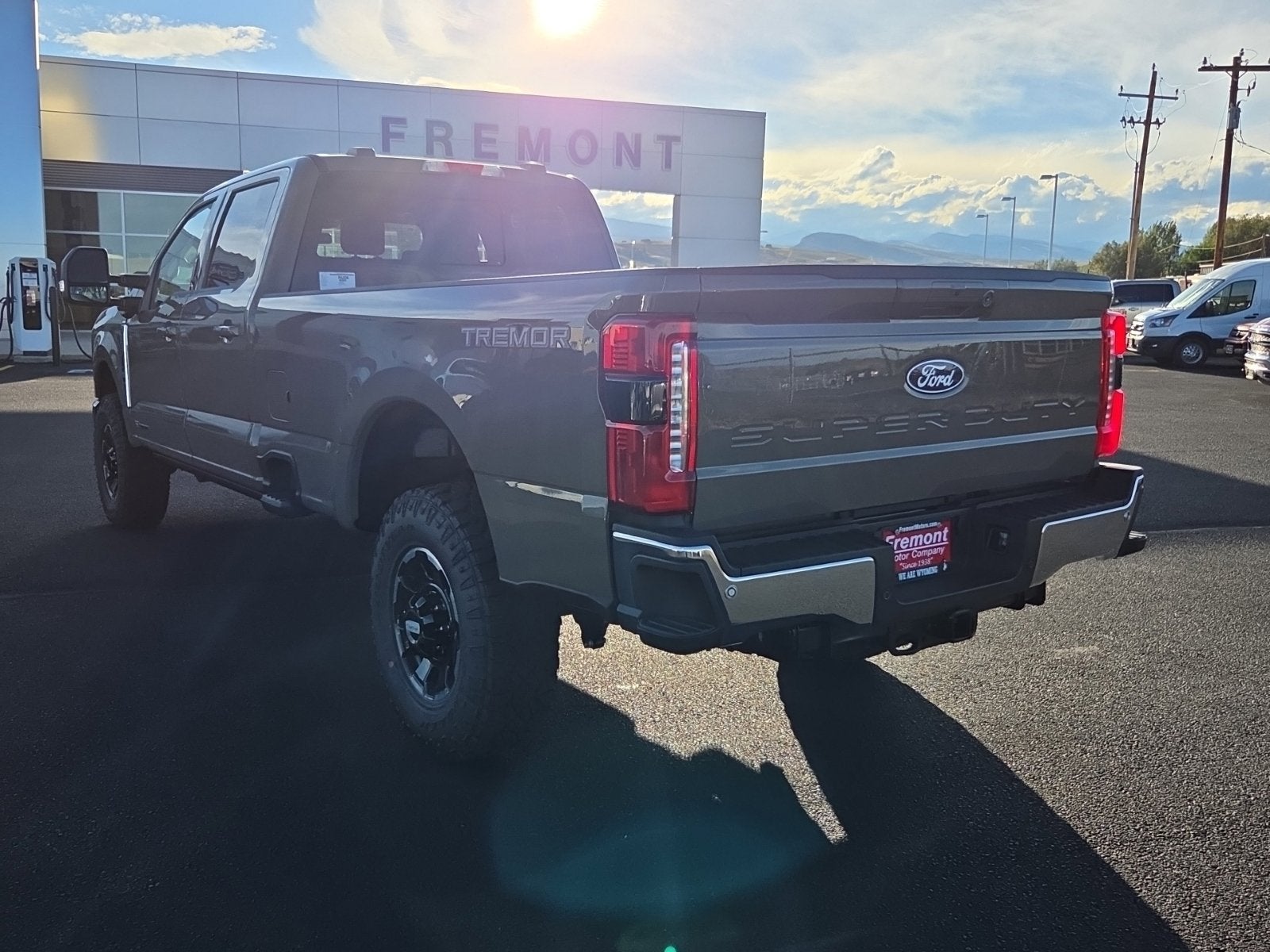 2027 Ford F-350SD F-350® Lariat®
