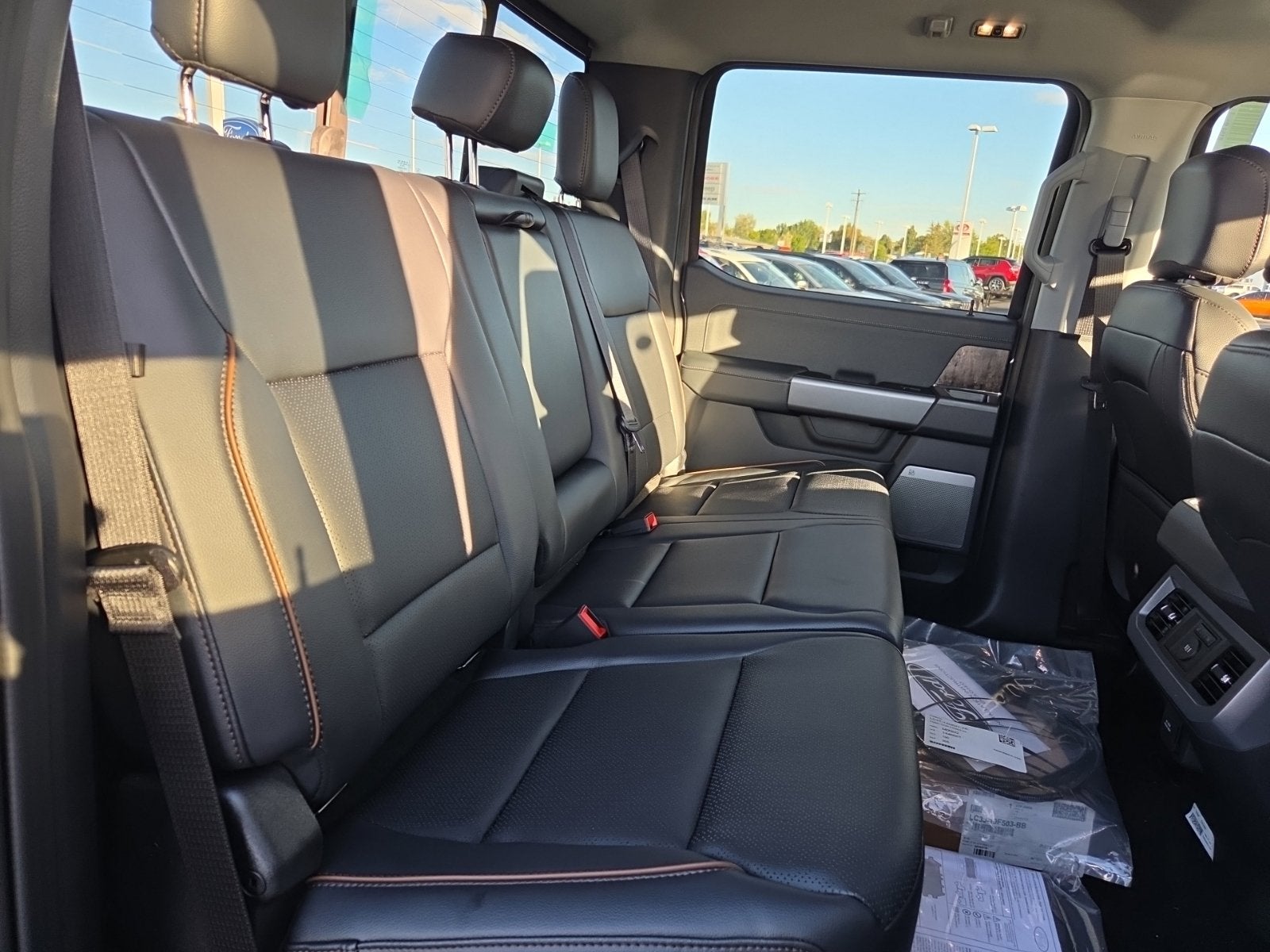 2027 Ford F-350SD F-350® Lariat®