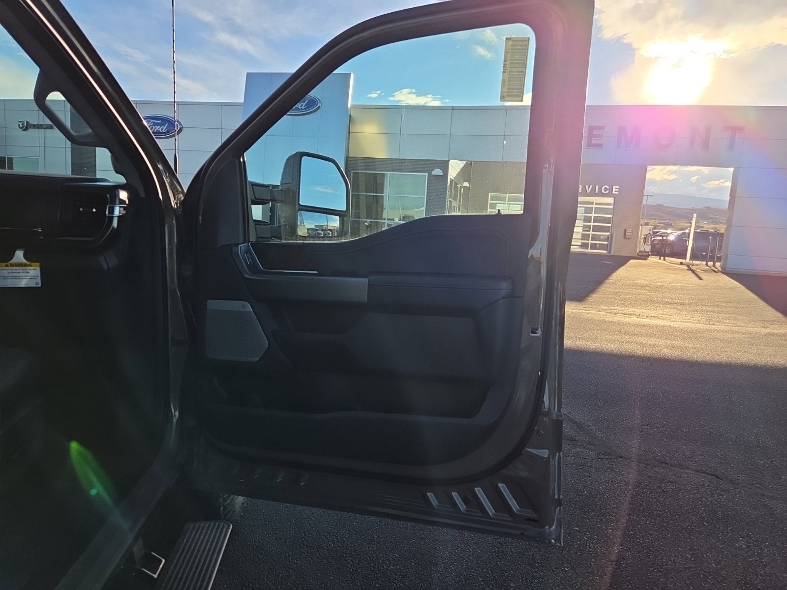 2027 Ford F-350SD F-350® Lariat®