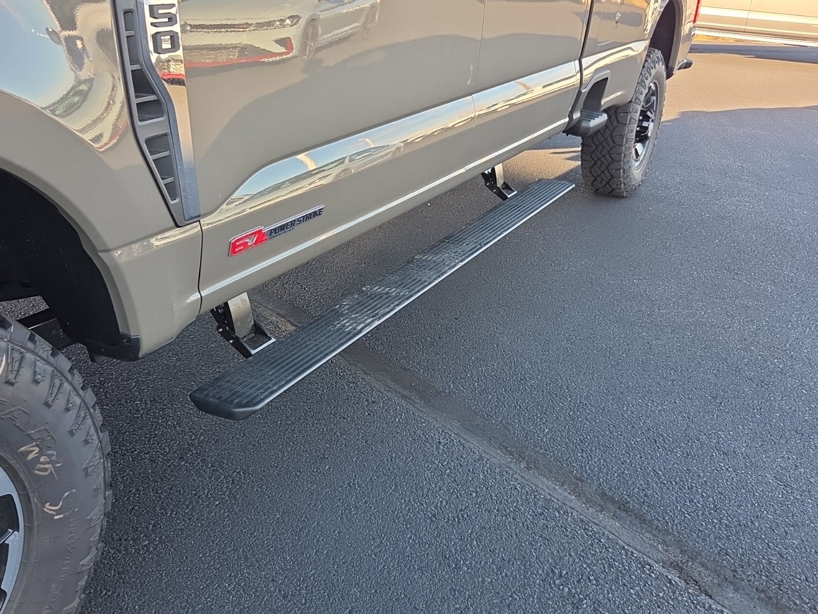 2027 Ford F-350SD F-350® Lariat®