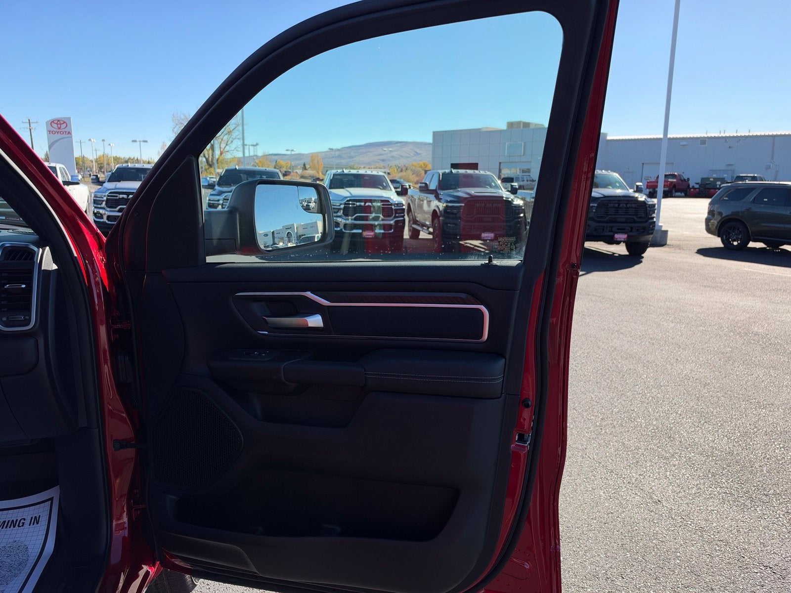 2027 RAM 1500 RAM 1500 BIG HORN CREW CAB 4X4 5'7' BOX
