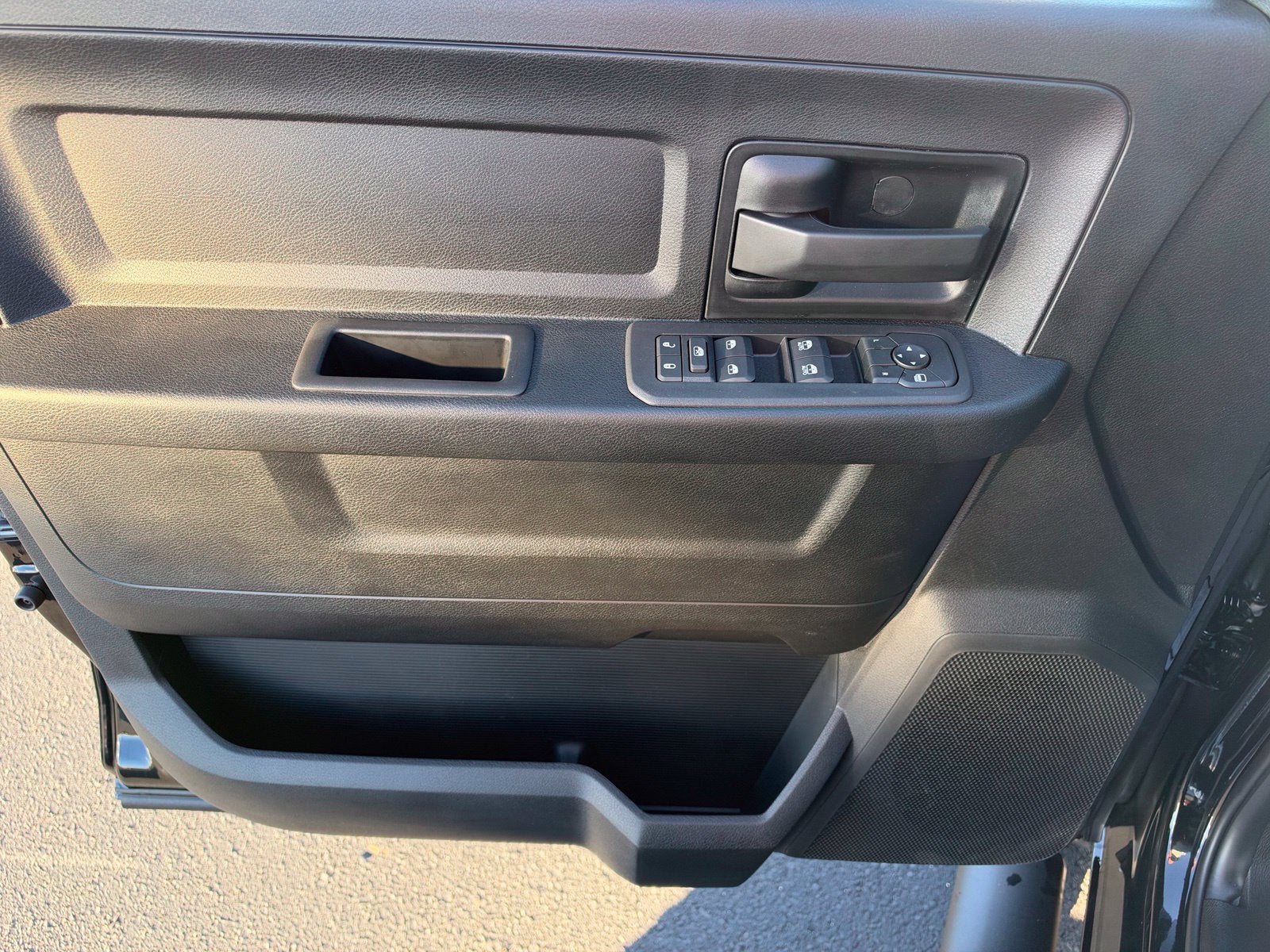 2027 RAM 2500 2500 TRADESMAN CREW CAB 4X4 6'4' BOX