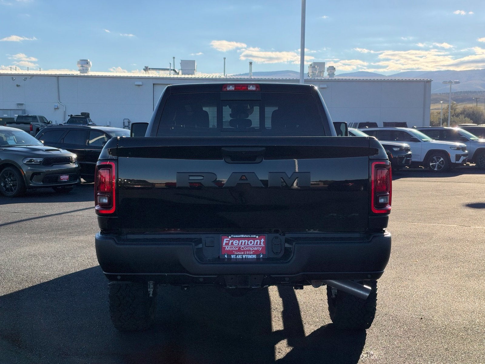 2027 RAM 2500 2500 TRADESMAN CREW CAB 4X4 6'4' BOX