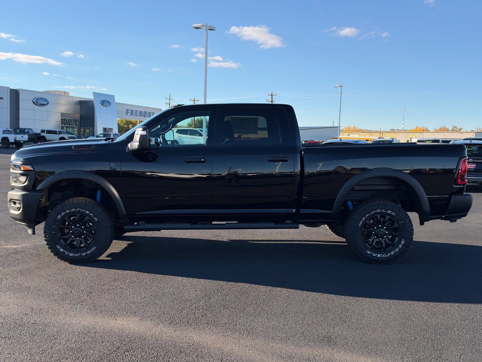2027 RAM 2500 2500 TRADESMAN CREW CAB 4X4 6'4' BOX