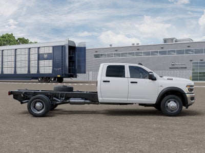 2027 RAM 5500HD RAM 5500 TRADESMAN CHASSIS CREW CAB 4X4 84' CA