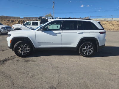 2027 Jeep Grand Cherokee Laredo X