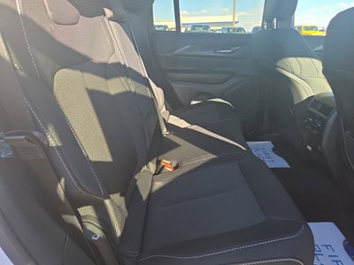 2027 Jeep Grand Cherokee Laredo X