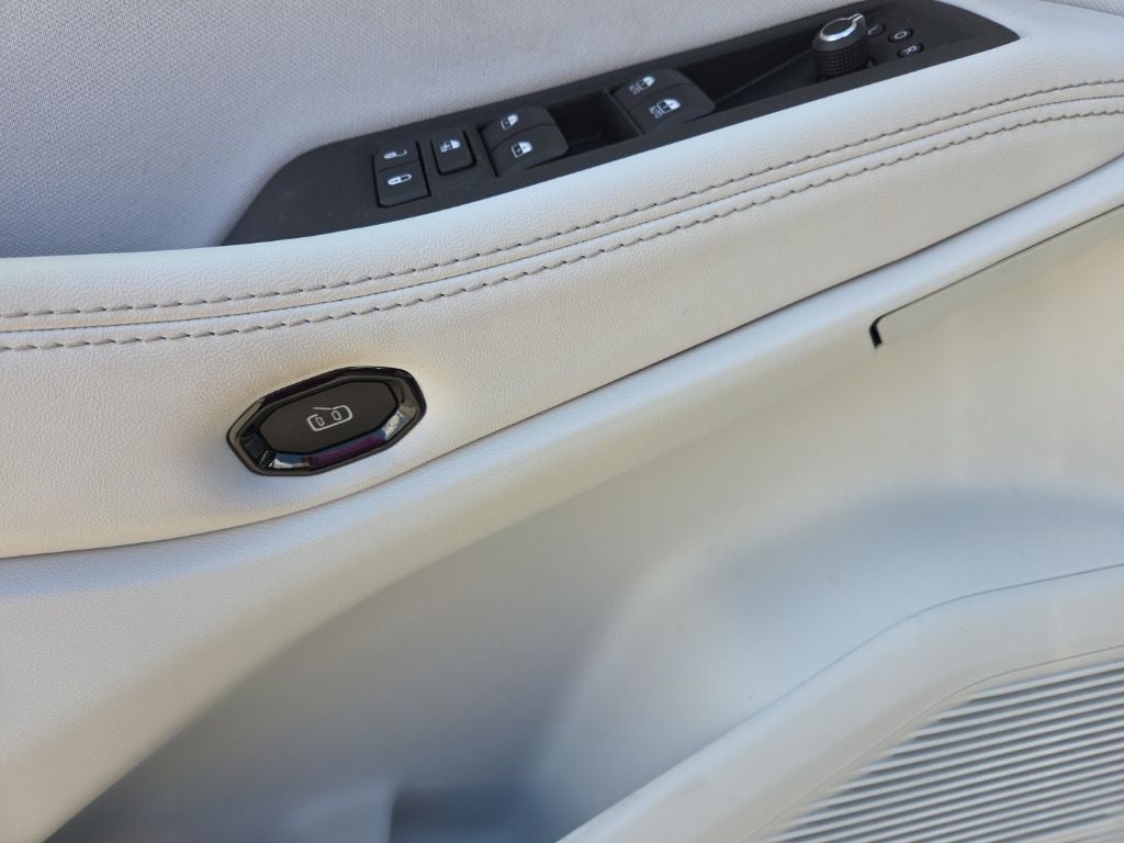 2026 Jeep Cherokee Laredo Hybrid