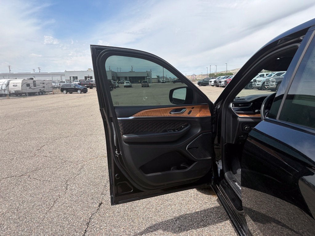 2025 Jeep Grand Cherokee Summit Reserve